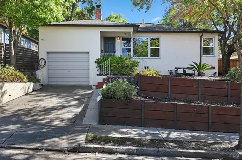 2434 Humboldt St, Santa Rosa, CA 95404