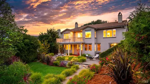 5 Troon Ter, Petaluma, CA 94952