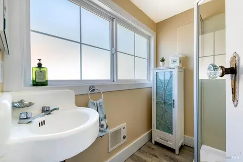 Bath - 18601 Highway 1, Marshall, CA 94940 photo 1 of 2