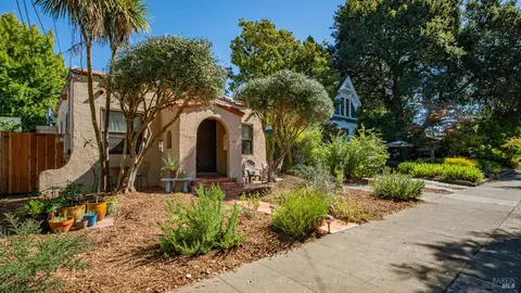 Exterior - 642 Wright St, Santa Rosa, CA 95404 photo 2 of 7