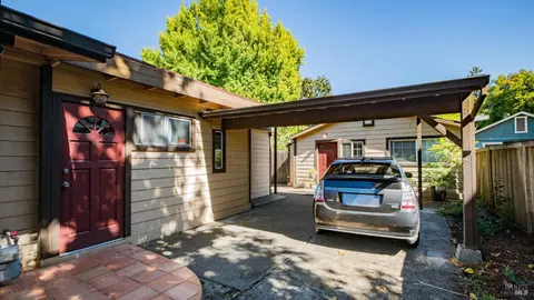 Exterior - 642 Wright St, Santa Rosa, CA 95404 photo 3 of 7
