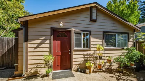 Exterior - 642 Wright St, Santa Rosa, CA 95404 photo 5 of 7