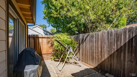 Exterior - 642 Wright St, Santa Rosa, CA 95404 photo 4 of 7