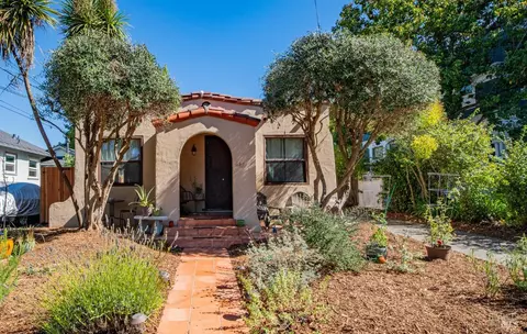 642 Wright St, Santa Rosa, CA 95404