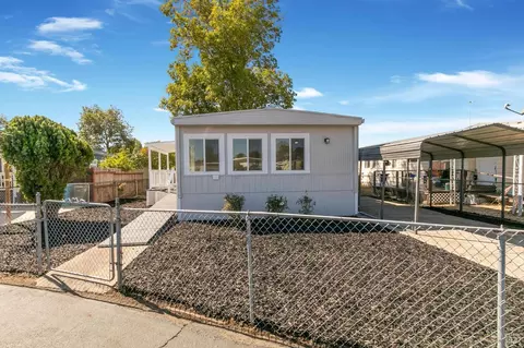 16 Menosse Ct, Vallejo, CA 94590