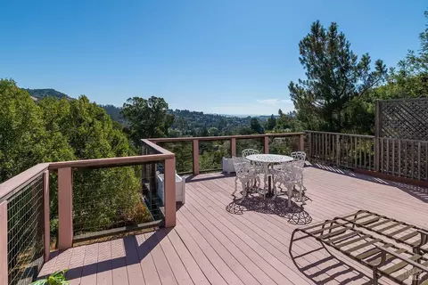 14 Fair Dr, San Rafael, CA 94901