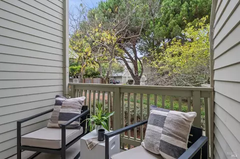 Exterior - 121 Eucalyptus Knoll St, Mill Valley, CA 94941 photo 1 of 13
