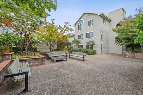 Exterior - 121 Eucalyptus Knoll St, Mill Valley, CA 94941 photo 10 of 13