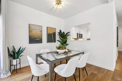 Dining - 121 Eucalyptus Knoll St, Mill Valley, CA 94941 photo 4 of 5