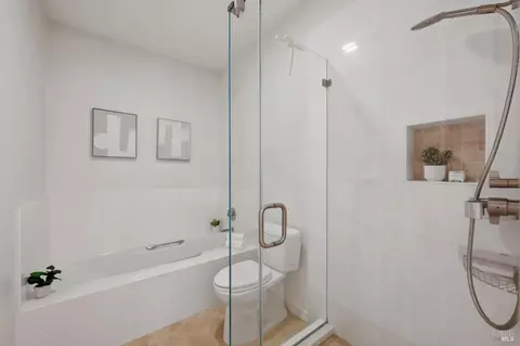 Bath - 121 Eucalyptus Knoll St, Mill Valley, CA 94941 photo 3 of 5