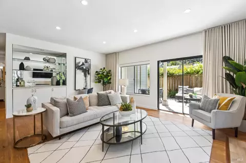 Living - 121 Eucalyptus Knoll St, Mill Valley, CA 94941 photo 3 of 5