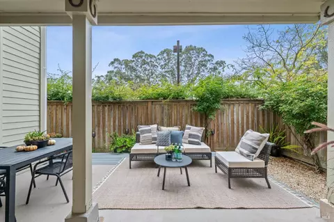 Exterior - 121 Eucalyptus Knoll St, Mill Valley, CA 94941 photo 3 of 13