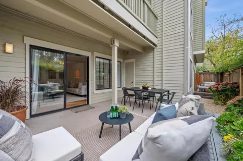 Exterior - 121 Eucalyptus Knoll St, Mill Valley, CA 94941 photo 6 of 13