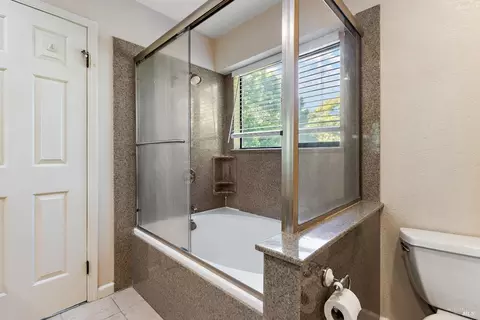 Bath - 103 Breezewalk Dr, Vallejo, CA 94591 photo 4 of 6