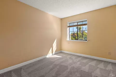 Bedroom - 103 Breezewalk Dr, Vallejo, CA 94591 photo 5 of 5