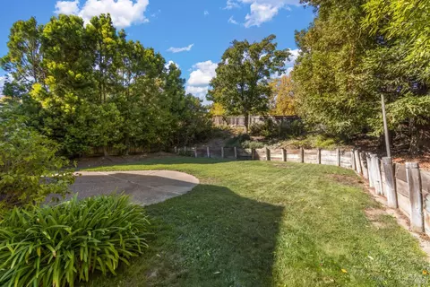 Exterior - 103 Breezewalk Dr, Vallejo, CA 94591 photo 8 of 9