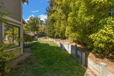 Exterior - 103 Breezewalk Dr, Vallejo, CA 94591 photo 7 of 9