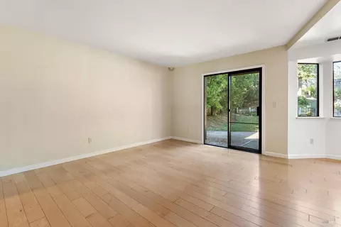 Living - 103 Breezewalk Dr, Vallejo, CA 94591 photo 8 of 8