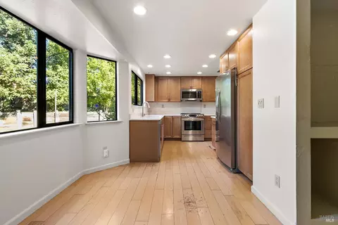 Kitchen - 103 Breezewalk Dr, Vallejo, CA 94591 photo 5 of 5