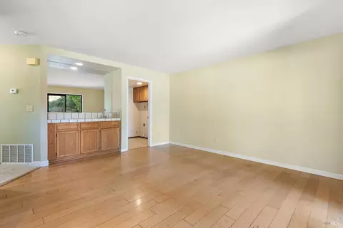Living - 103 Breezewalk Dr, Vallejo, CA 94591 photo 6 of 8