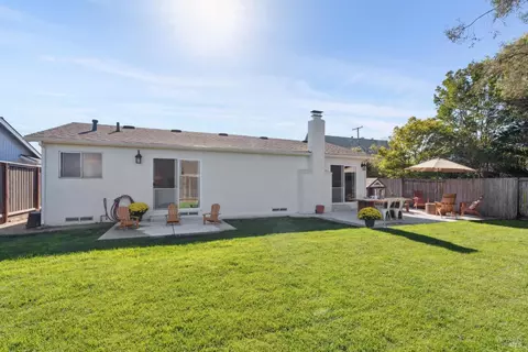 Exterior - 73 Alta Dr, Petaluma, CA 94954 photo 12 of 15