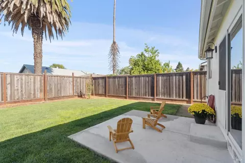 Exterior - 73 Alta Dr, Petaluma, CA 94954 photo 13 of 15