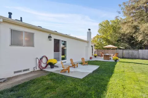 Exterior - 73 Alta Dr, Petaluma, CA 94954 photo 11 of 15