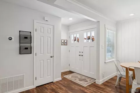 Entry Way - 73 Alta Dr, Petaluma, CA 94954 photo 2 of 3