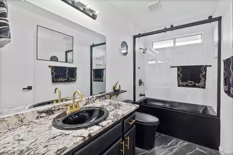 Bath - 191 Cimarron Dr, Vallejo, CA 94589 photo 3 of 3