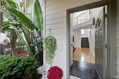 Entry Way - 191 Cimarron Dr, Vallejo, CA 94589 photo 1 of 2
