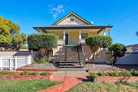 2094 Center Rd, Novato, CA 94947