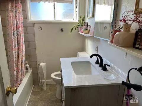Bath - 209 San Marino Ave, Vallejo, CA 94589 photo 1 of 1