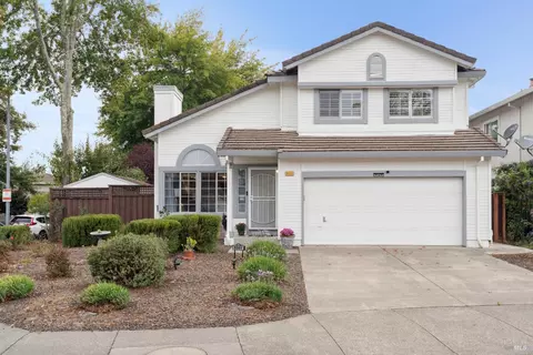 8501 Shadetree Dr, Windsor, CA 95492