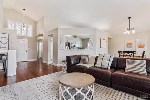 576 Daffodil Dr, Benicia, CA 94510 photo 5