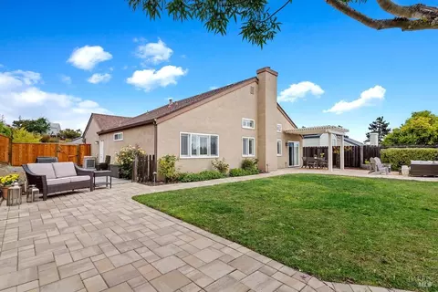 576 Daffodil Dr, Benicia, CA 94510 photo 23