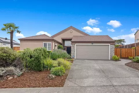 576 Daffodil Dr, Benicia, CA 94510 photo 2