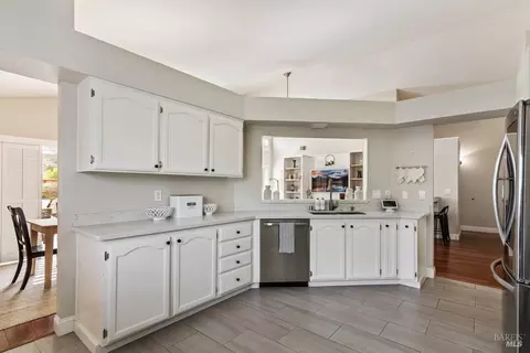 576 Daffodil Dr, Benicia, CA 94510 photo 9