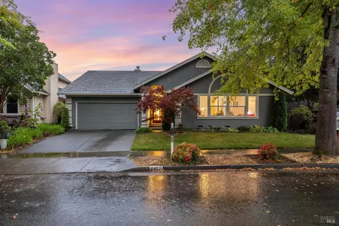 2472 Creek Meadow Dr, Santa Rosa, CA 95404