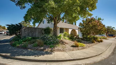 2564 Sunrise Dr, Fairfield, CA 94533