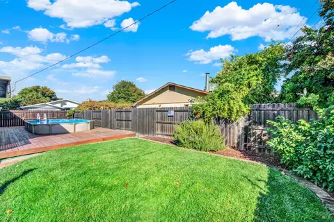 Exterior - 255 Arbor St, Vacaville, CA 95688 photo 10 of 15