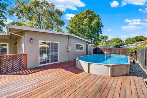 Exterior - 255 Arbor St, Vacaville, CA 95688 photo 14 of 15