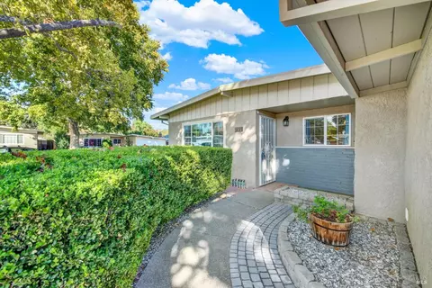 Exterior - 255 Arbor St, Vacaville, CA 95688 photo 4 of 15
