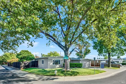 Exterior - 255 Arbor St, Vacaville, CA 95688 photo 2 of 15