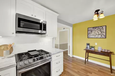 Kitchen - 255 Arbor St, Vacaville, CA 95688 photo 5 of 6
