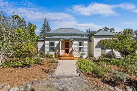 8750 Jeannette Ave, Sebastopol, CA 95472