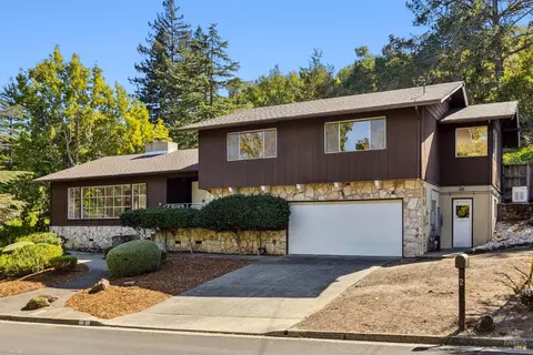 2 Dutch Valley Ln, San Anselmo, CA 94960