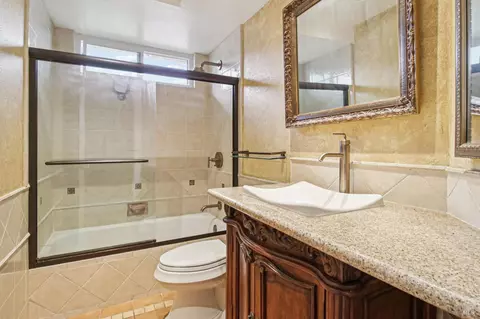 Bath - 485 Avalon Cir, Vallejo, CA 94589 photo 2 of 3