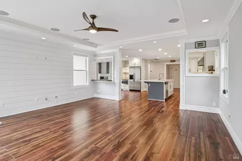 Living - 485 Avalon Cir, Vallejo, CA 94589 photo 5 of 5