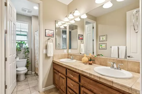 Bath - 4155 Casper Way, Napa, CA 94558 photo 5 of 5