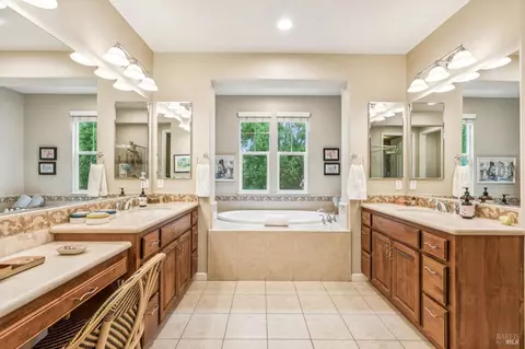 Bath - 4155 Casper Way, Napa, CA 94558 photo 2 of 5
